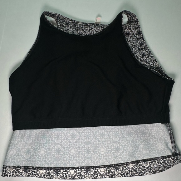 Free People Movement White & Black Geometric Pattern Cropped Workout Tank - Picture 5 of 5